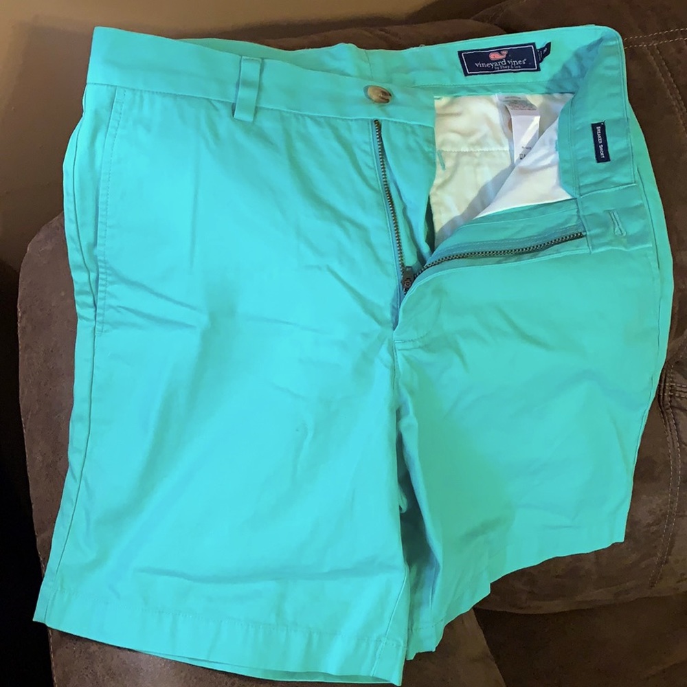 NWOT Vineyard Vines breaker shorts